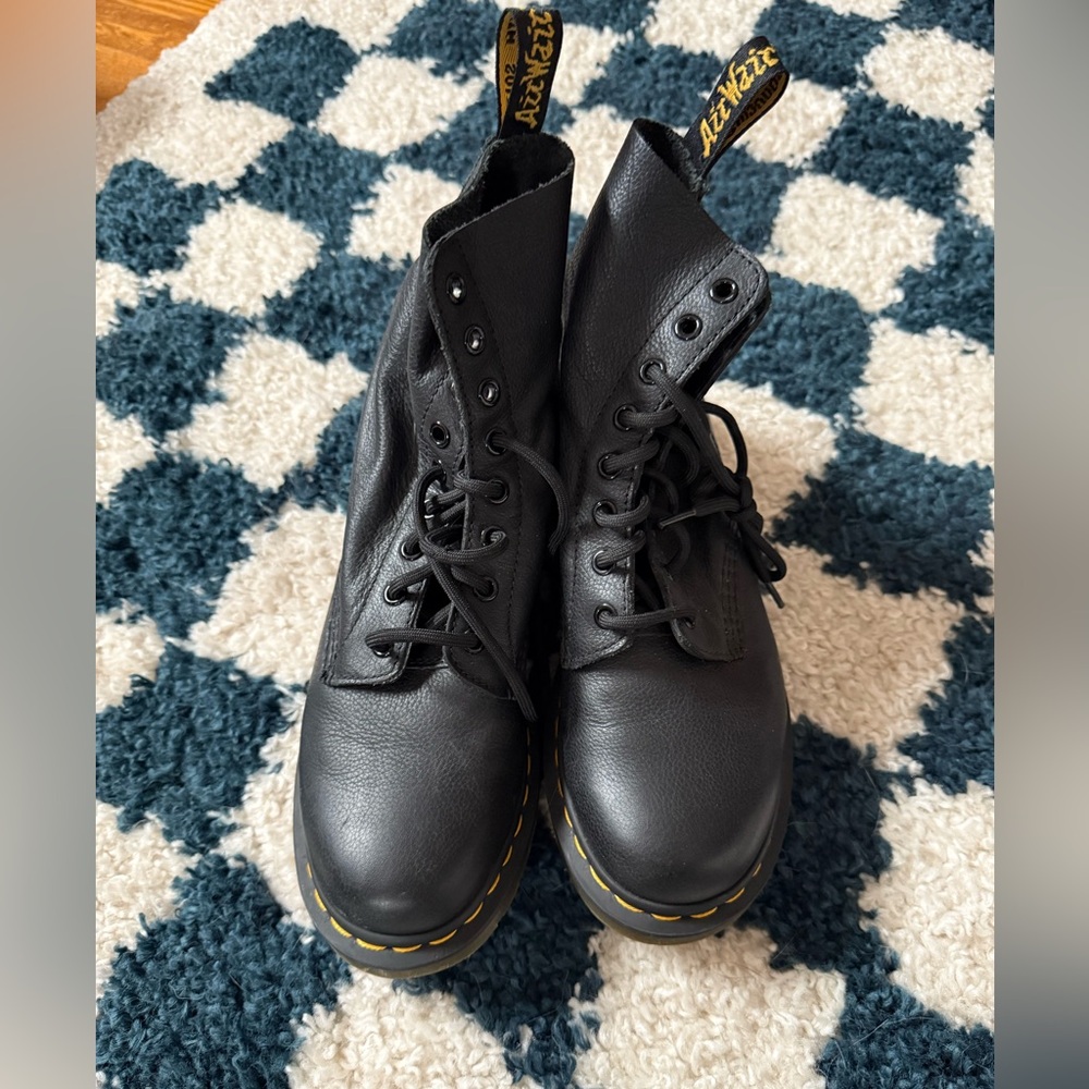 Dr. Martens 1460 Pascal Boots